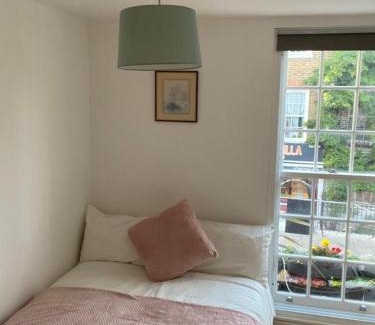 Euston Casa | Lovely Private Rooms in Euston, Central London
