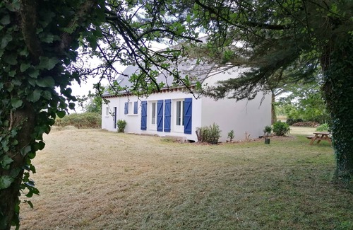 Plougoumelen Casa | Pretty renovated house on a large quiet lot