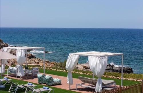Panormos Apartamento | Lovely seaside apartments, walking distance to the beach & amenities!