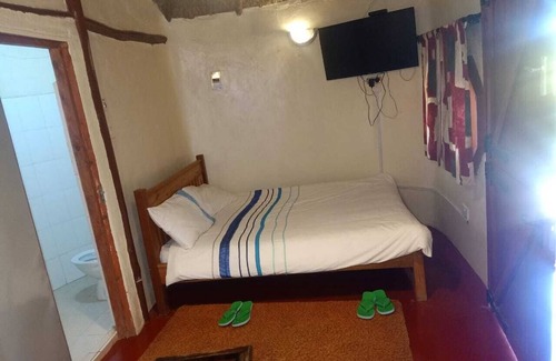 Nanyuki Cabina | Lovely, secure lodge, close Mt Kenya Forest - 5Km Nanyuki - B&B; short/long stay