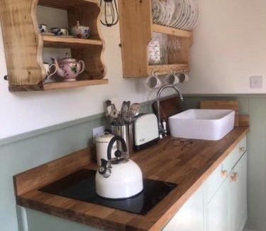 Camborne Casa | Lovely Shepherds hut near St Ives Cornwall