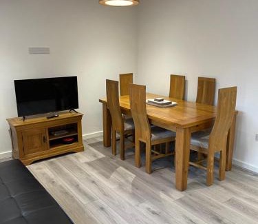 Formby Apartamento | Lovely, Sleeps 8, Cafe Bars, Central Formby
