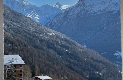St. Luc Apartamento | Lovely south-facing 1-bedroom apartment for 2-4 people with breathtaking panoramic views, including