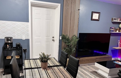 Whitman Casa | lovely space 10 minutes to local store, library and community park.