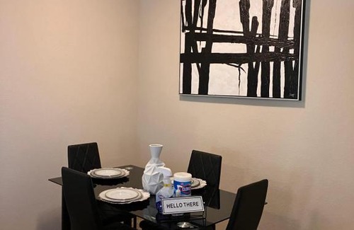 Port Tampa City Apartamento | Lovely Spacious 2 BD w/ Pool and WiFi. Near Beaches, Downtown Tampa, And Shopping Mall!