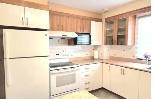 Laval-des-Rapides Apartamento | Lovely spacious 2bdr Apt | Bel spacieux 2 chambres
