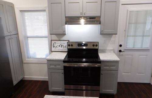 Springfield Casa | Lovely spacious 3-br home w/firepit close to lakes 3 major cities parks-w/trails