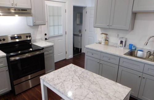 Springfield Casa | Lovely spacious 3-br home w/firepit close to lakes 3 major cities parks-w/trails