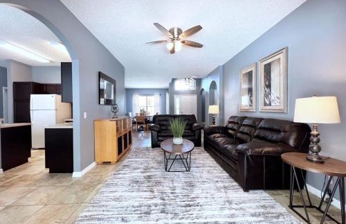Crescent Lakes Casa | Lovely Spacious 4 Bed Pool Home with Spa-5330CVL