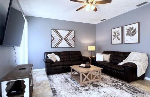 Crescent Lakes Casa | Lovely Spacious 4 Bed Pool Home with Spa-5330CVL