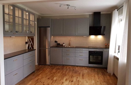 Sandviken Apartamento | Precioso apartamento espacioso con estacionamiento gratuito