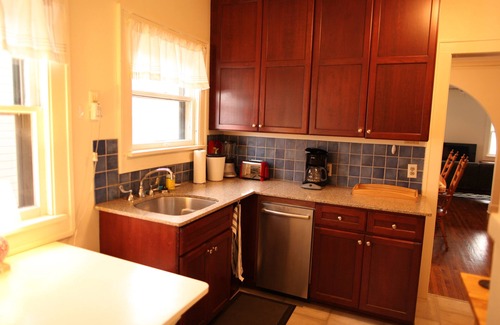 Linden Hills Apartamento | Ideal Mpls Spot. Amplios bloques dúplex de Lakes, Uptown, a minutos del centro