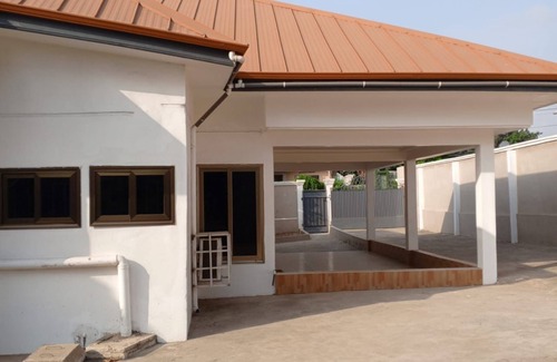 Accra Villa | Lovely spacious family sized Villa situated 2 minutes to Achimota Mall