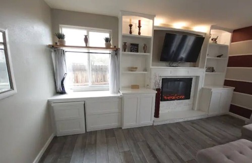 Roosevelt Casa | Lovely Spacious Home w/Private Garden, Pool & BBQ