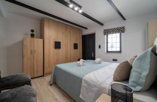 Krouson Apartamento | Lovely Stonehouse in the village