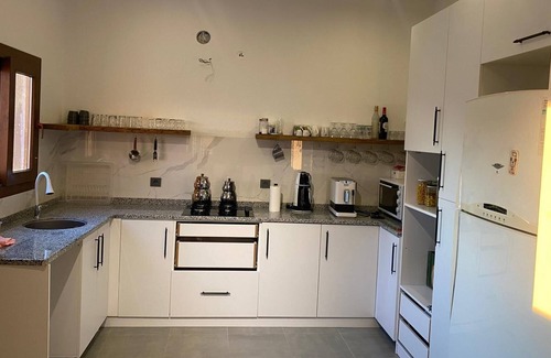 Karaoz Casa | Lovely Stonehouse with Pool and Backyard in Izmir