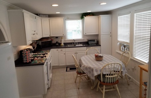 Dennis Cabaña | Lovely Storybook Cape Cod Cottage / Bayside Beach -Perfecto para recuerdos de verano