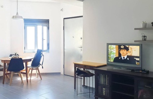 Grambia Apartamento | Lovely Studio apartment in Karystos. Sea view.
