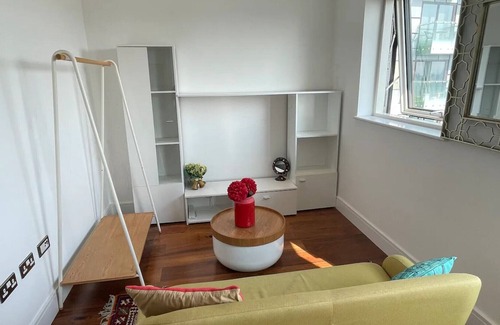 Isle of Dogs Apartamento | Lovely Studio Flat with Pool - Canary Wharf