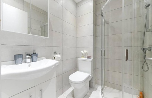 South Bermondsey Apartamento | Lovely Studio in London 3rd fl 3ppl long and short