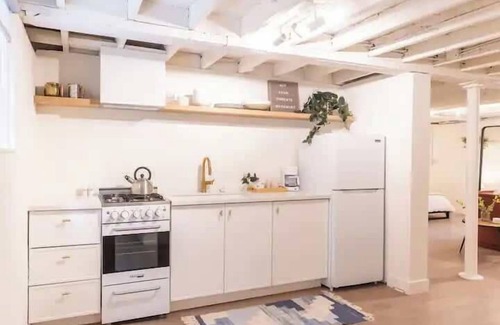 Little Italy Casa | Lovely Studio in the Heart of Little Italy!