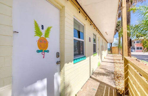 Bridgeport Heights Apartamento | Lovely studio unit with free parking on premises.