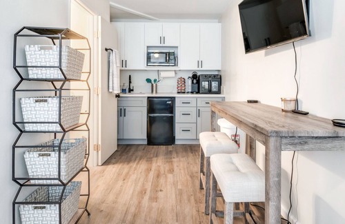 Riverside Apartamento | Lovely Studio (Unit B) 2.9 mil to Kaiser Permanente Unit B