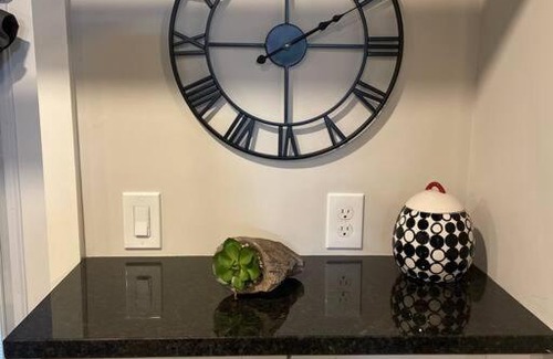 Wellesley Apartamento | Lovely studio walk to Wellesley and Babson College