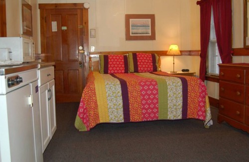 Windham Apartamento | Lovely studio within lakefront lodge w/ fast WiFi, & kitchenette