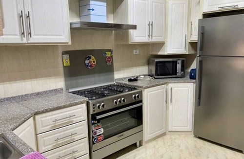 Amman Condominio | LOVELY SUPER MODERN SKY RISE LUXURY CONDO!