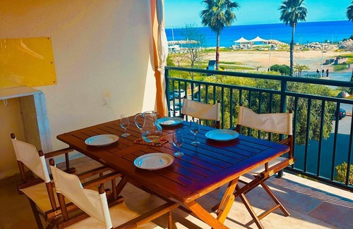 Solenzara Apartamento | Lovely T2 apartment in residence with swimming pool and sea view. Free parking.