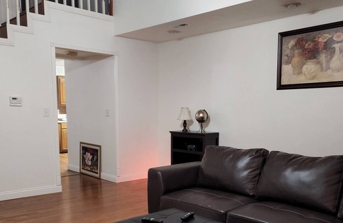 Columbia Casa | Lovely three bedrooms duplex home away from home