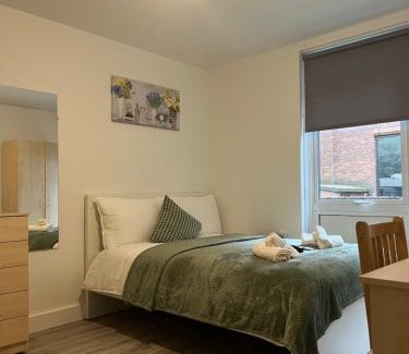 Euston Casa | Lovely Triple and Quadruple Rooms in Euston & Square in Central London