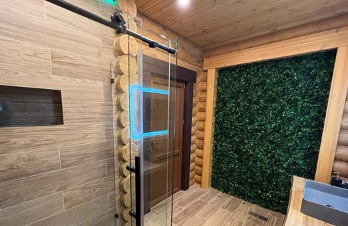 Henryville Cabina | Lovely True Mountain Log Home w/ heated Pool!