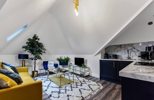 Crouch End Apartamento | Lovely Two Bedroom with Ensuite Bathrooms