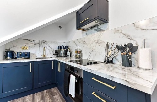 Crouch End Apartamento | Lovely Two Bedroom with Ensuite Bathrooms