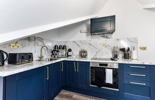 Crouch End Apartamento | Lovely Two Bedroom with Ensuite Bathrooms
