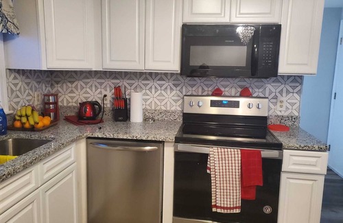 Worcester Casa | Lovely two bedroom townhouse minutes to most amenities.