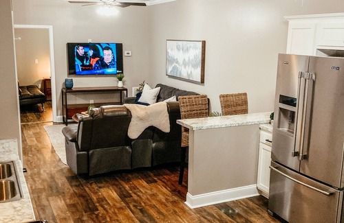Hoover Casa | Lovely two bedroom unit for ST and LT rental
