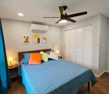 St. Petersburg - Clearwater Apartamento | Lovely unit central location