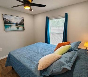 St. Petersburg - Clearwater Apartamento | Lovely unit central location