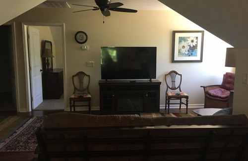 Aiken Casa | Lovely upstairs apartment with pasture views