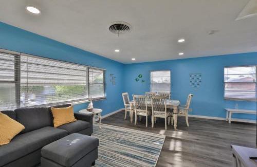 Gulfport Apartamento | Lovely vacation home 1 block from beach & downtown Gulfport