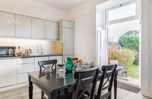 Torquay Villa | Lovely Villa 2 King 2 double 2 single 1bunk beds