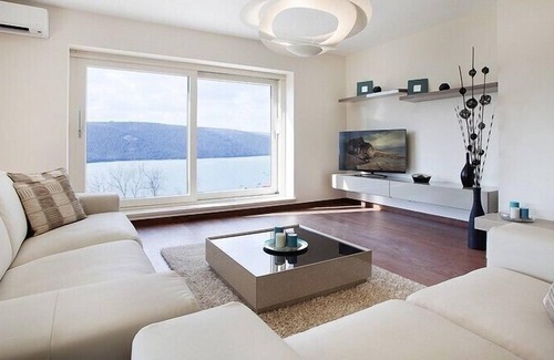 Trget Villa | Lovely Villa Royal Blue, in Istria, with a Pool