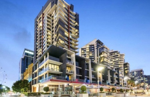 Docklands Condominio | 💙Lovely Waterfront Apartment with Swimming Pool🏊and Gym🏋️in the💙of Docklands