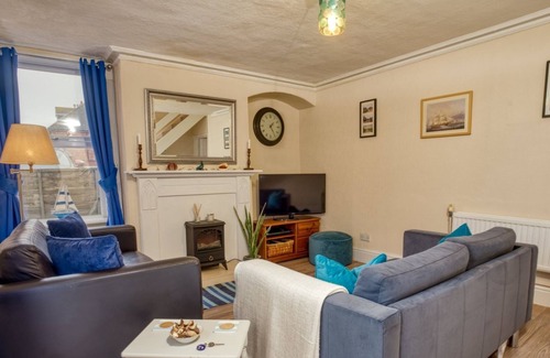 Sutton-on-Sea Casa | Lovely & Welcoming Home | Walk to Beach | Parking
