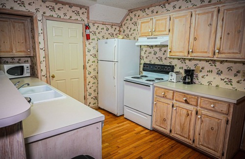 Pine Mountain Chalet De Esquí | Lovely wooded view chalet is your weekend escape!