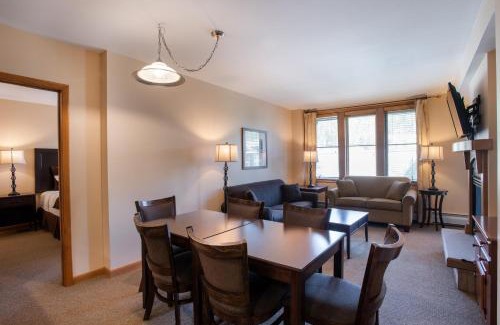 Winter Park Apartamento | Lovely Zephyr Mountain Lodge condo with Continental Divide and Village Views condo