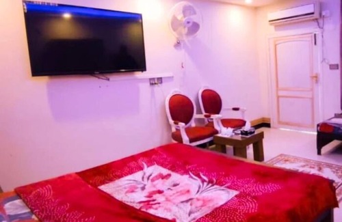Gulshan-e-Iqbal Hotel | Lover Friends Guest House